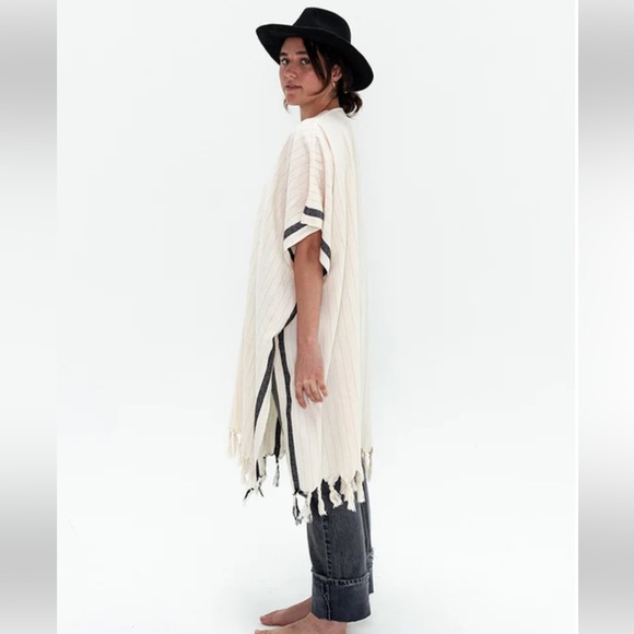 Tofino Towel Co. Cover up - Picture 2 of 3